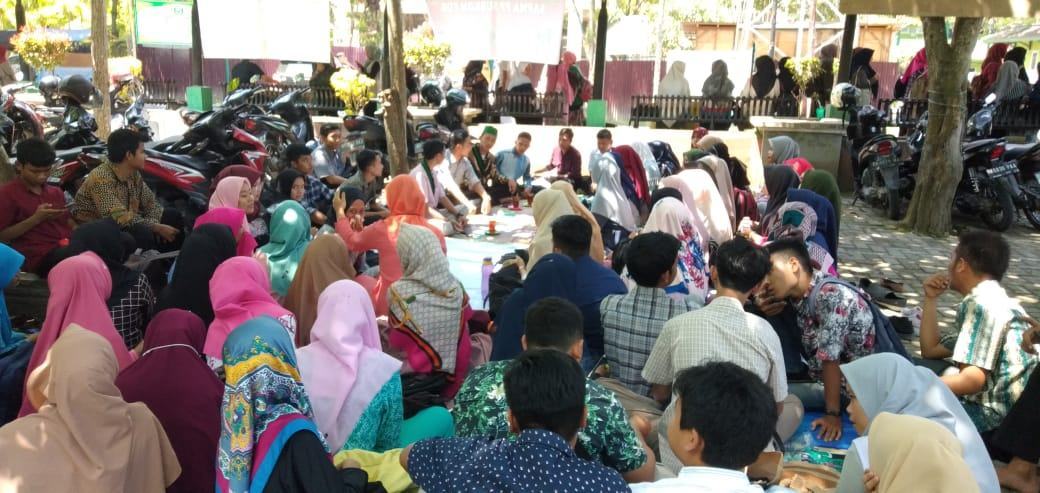 HMI Komisariat FDK UIN-SU, Laksanakan Diskusi Rutin di DPRD