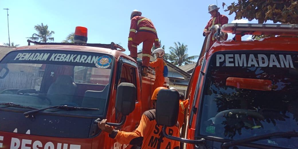 Korsleting Listrik, Cafe Ludes Terbakar