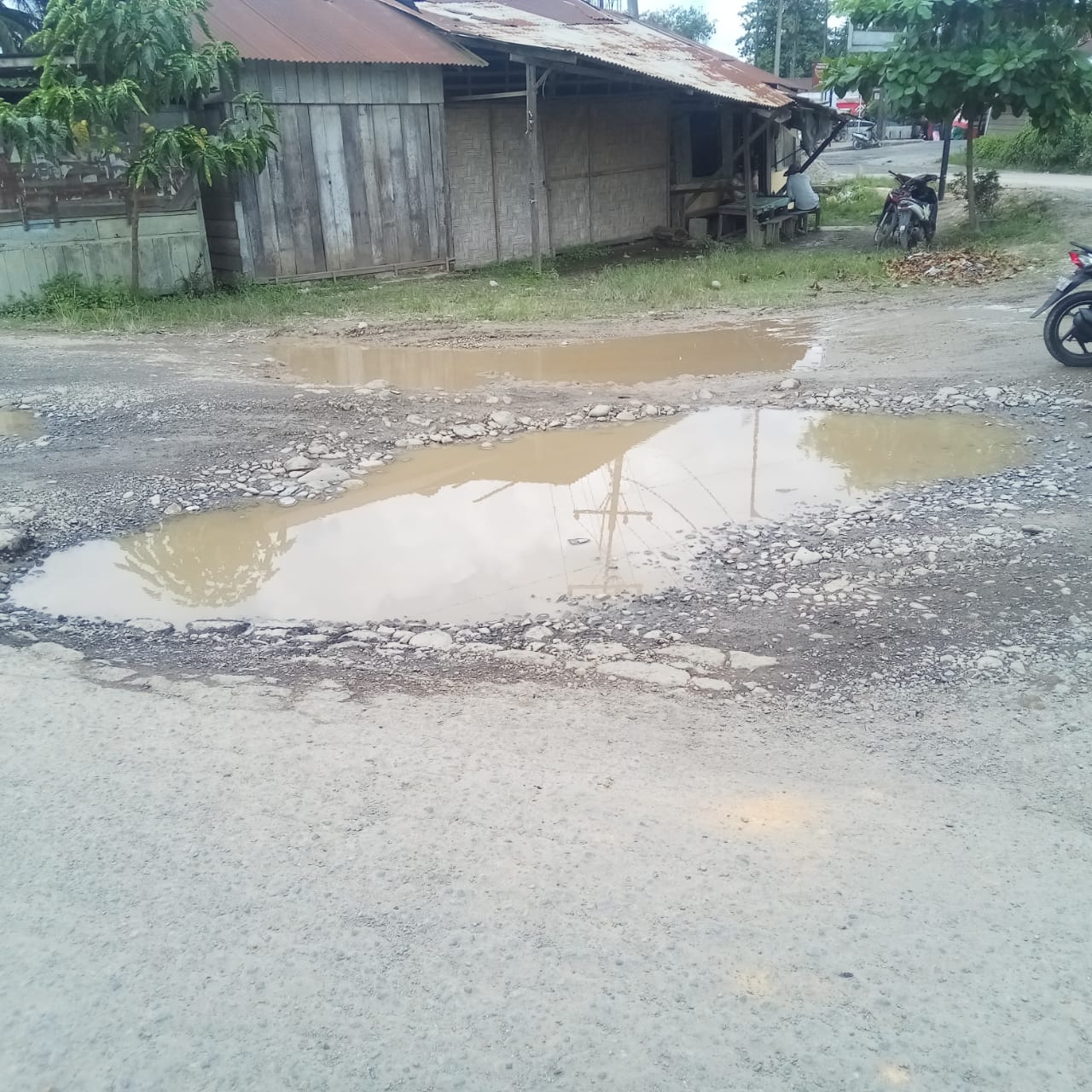 Jalan Rusak Padang Tualang, FORMATSU Minta Bupati Langkat Tanggapi