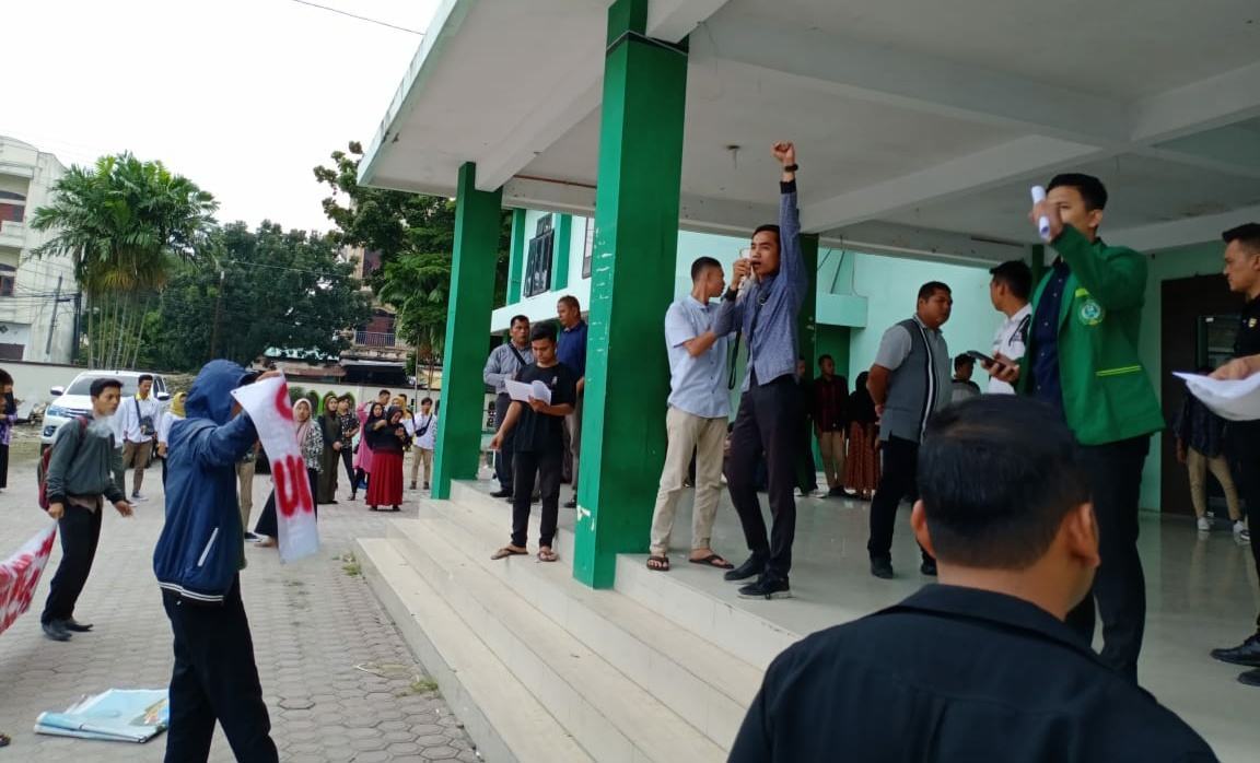 Aksi di UIN SU, Tolak Kedatangan Bupati Labura