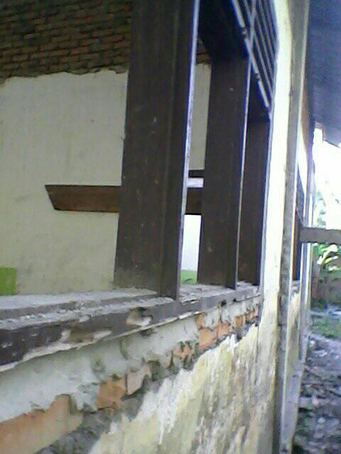 SDN 054917 Kebun Kelapa, Warga Sesalkan Pembangunan Rehab Asal Jadi
