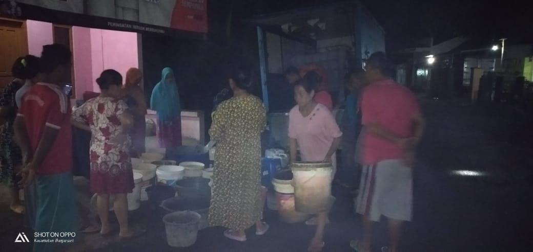 Bencana Kekeringan Ciamis, Warga Mengantri Hingga Larut Malam Demi Air Bersih