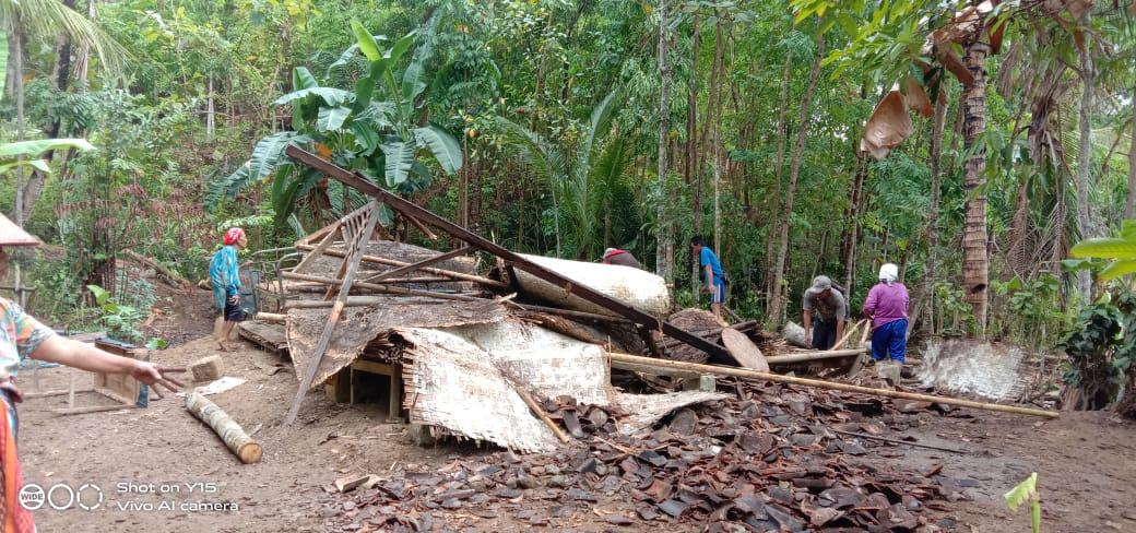 Diguyur Hujan Deras, Rumah di Ciamis Rata Dengan Tanah