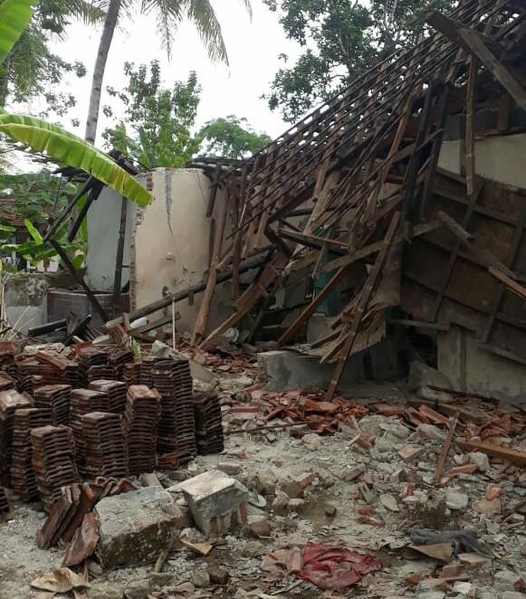 Rumah Ciamis Ambruk, Tak Tahan Diguyur Hujan