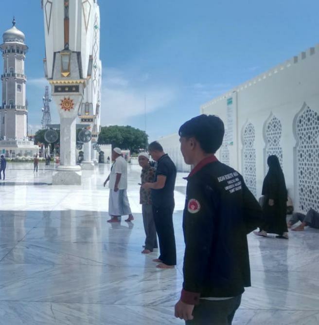 Radikal yang Salah Masuk Kamar