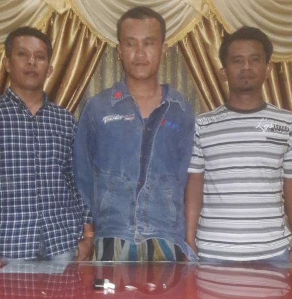 Polsek Kampung Rakyat, Ringkus Warga Jatuhkan Kotak