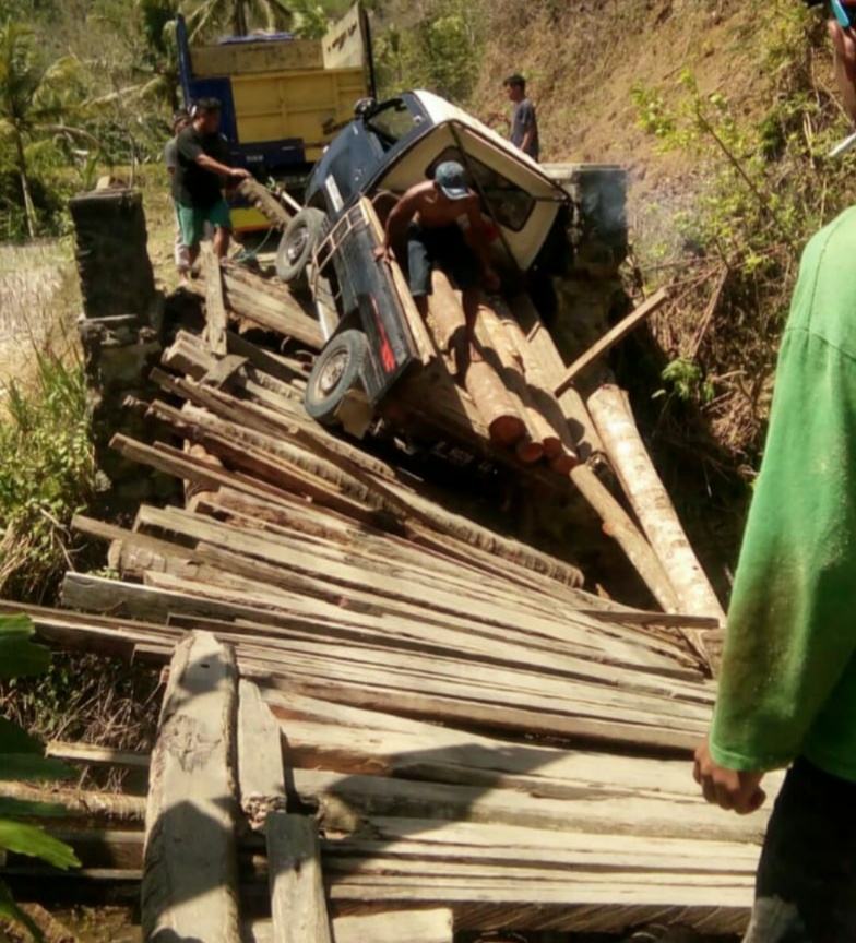 Jembatan Zaman Belanda Ambruk, Perekonomian Warga Terhambat