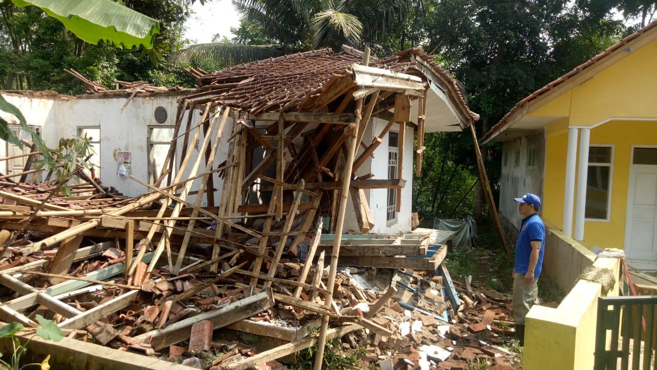 Rumah Ambruk Ciamis, Lapuk Dimakan Usia