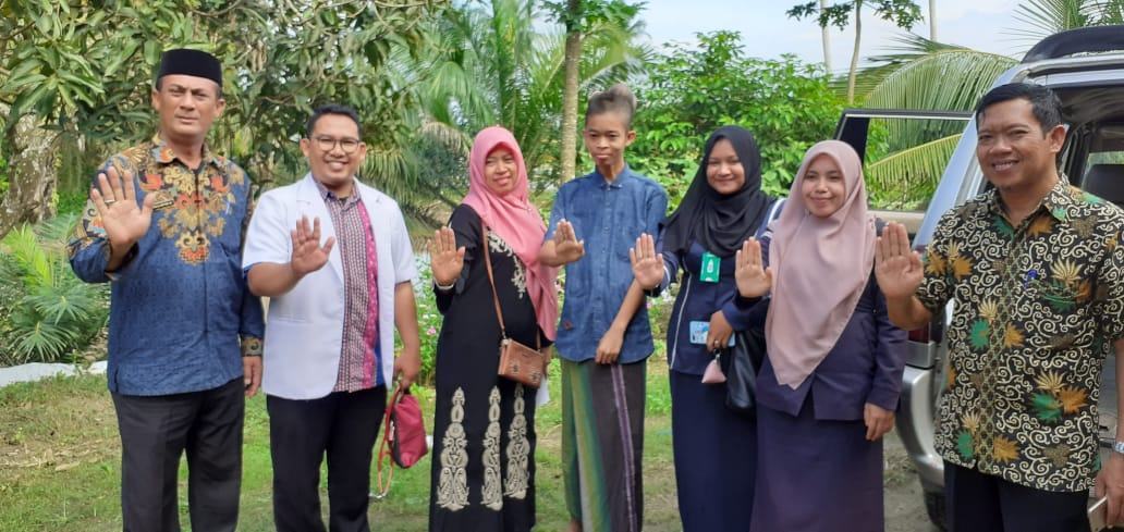 Anggota DPRK Aceh Tamiang, Peduli Warga Sakit Kanker di Kepala