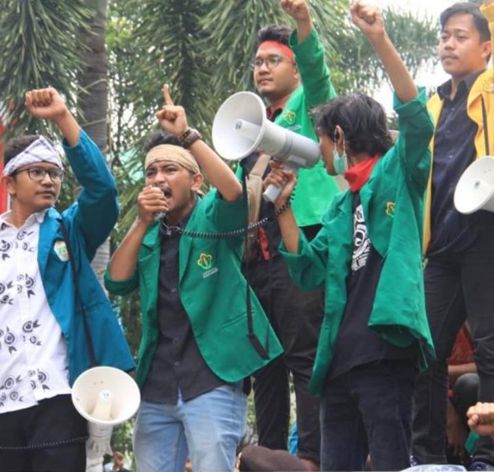 Plt Gubernur Aceh, Oknum Pengawal Ajak Mahasiswa Baku Hantam