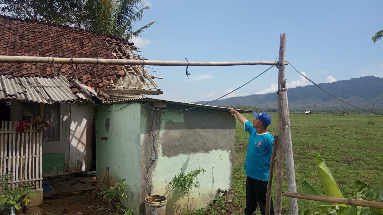 Hujan Deras dan Angin Kencang di Ciamis, 2 Rumah Warga Rusak