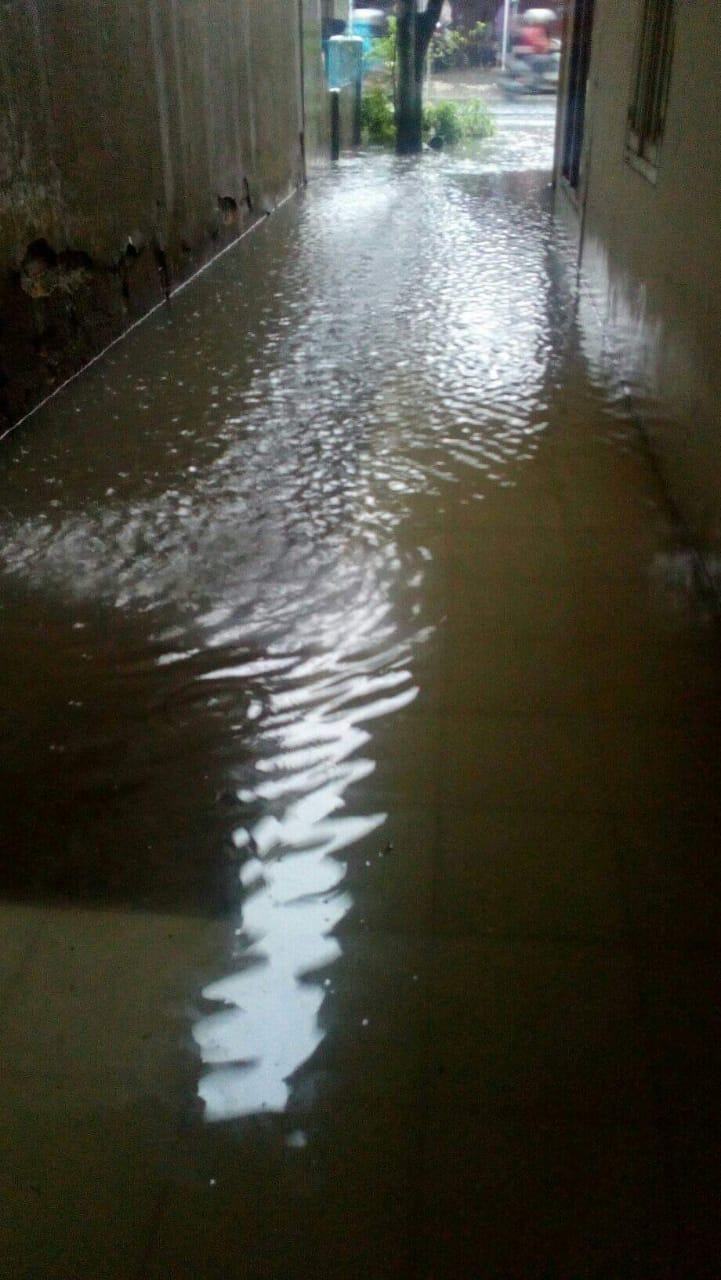 Jelang Tahun Baru, Warga Desa Ciherang Disambut Banjir