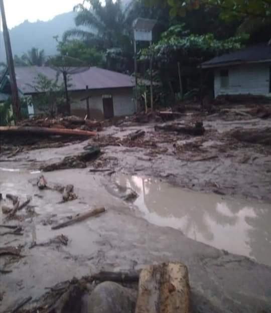 Banjir Bandang Labuhanbatu Utara, Porak-poranda Rumah