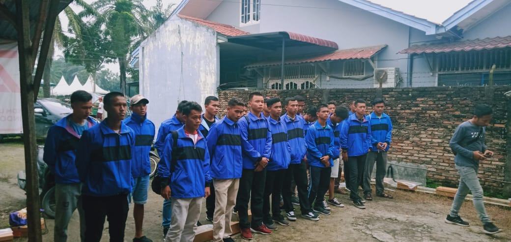 Piala Gubernur Sumut, Kadisporapar Labura Lepas Atlet Sepakbola U-17