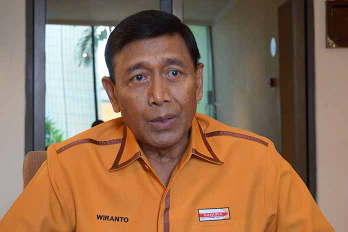 Munas Hanura, Wiranto Desak OSO Mundur