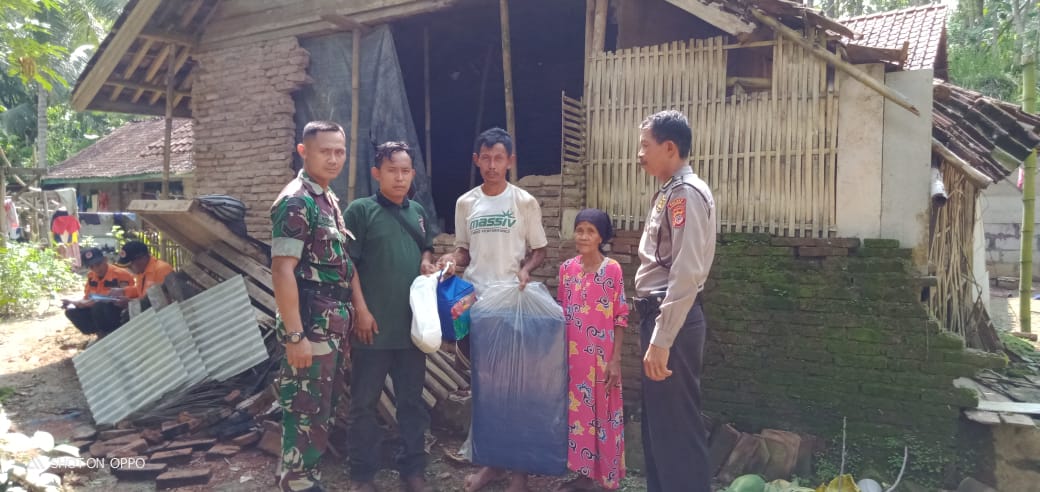 Dinas Sosial Ciamis, Salurkan Bantuan untuk Korban Angin Puting Beliung