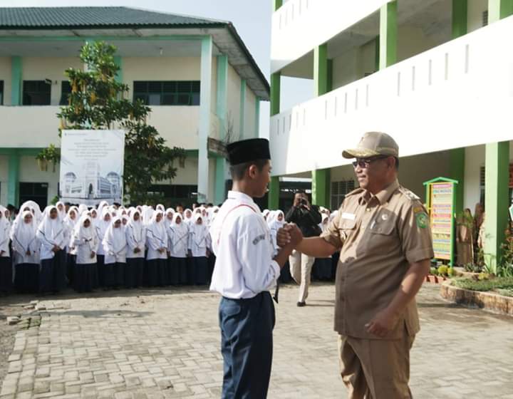 Tatap Muka dengan Siswa MTsPN4, Plt Walikota Medan Ingatkan Tentang Menjaga Kebersihan