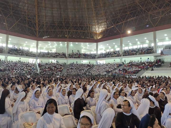 Belasan Ribu Umat Katolik Ikut Misa Natal 2019