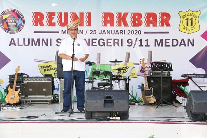 Akhyar Hadiri Reuni Akbar Lintas Angkatan SMP N 9/11 Medan