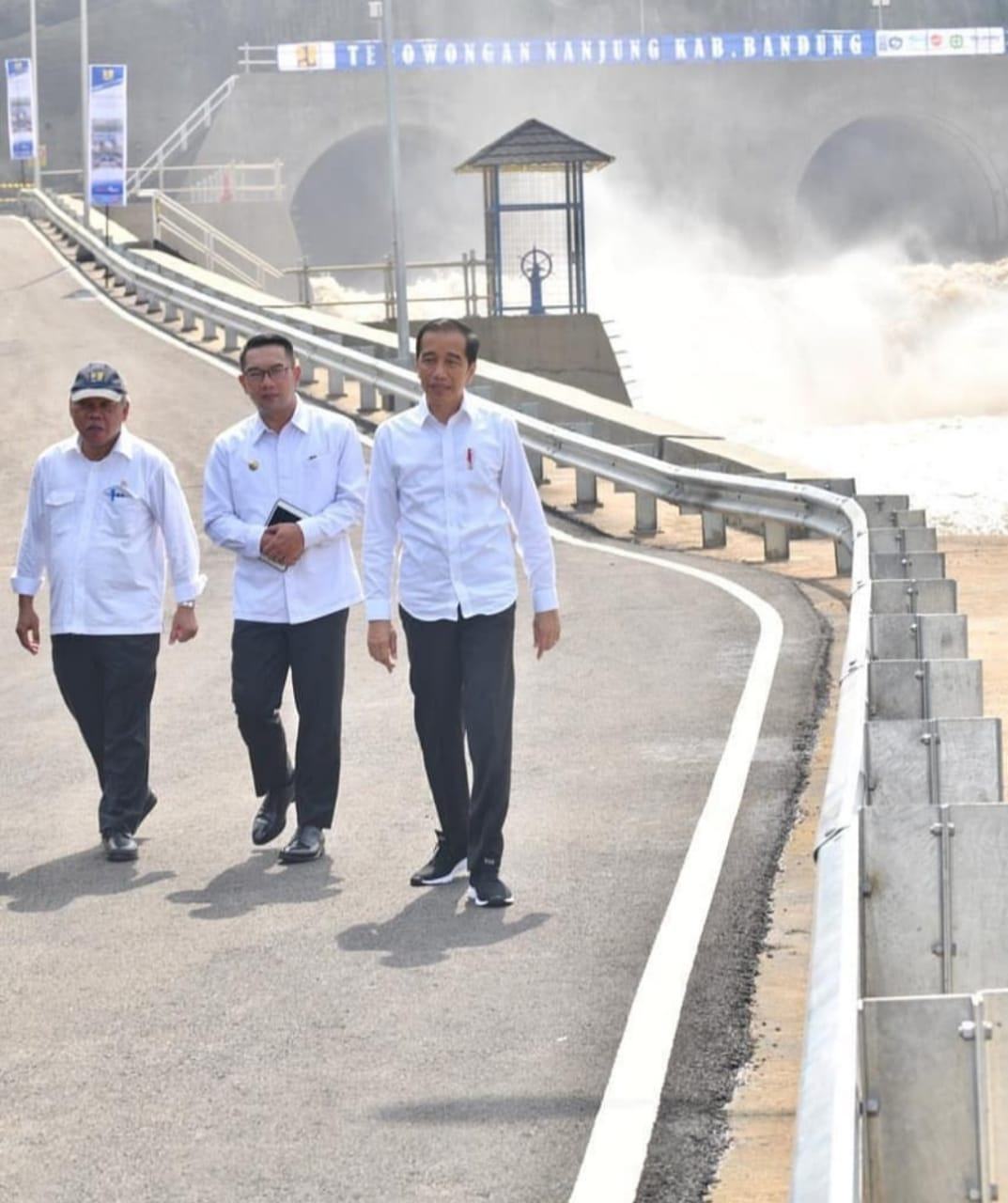 Jokowi Bersama Ridwan Kamil, Resmikan Terowongan Nanjung