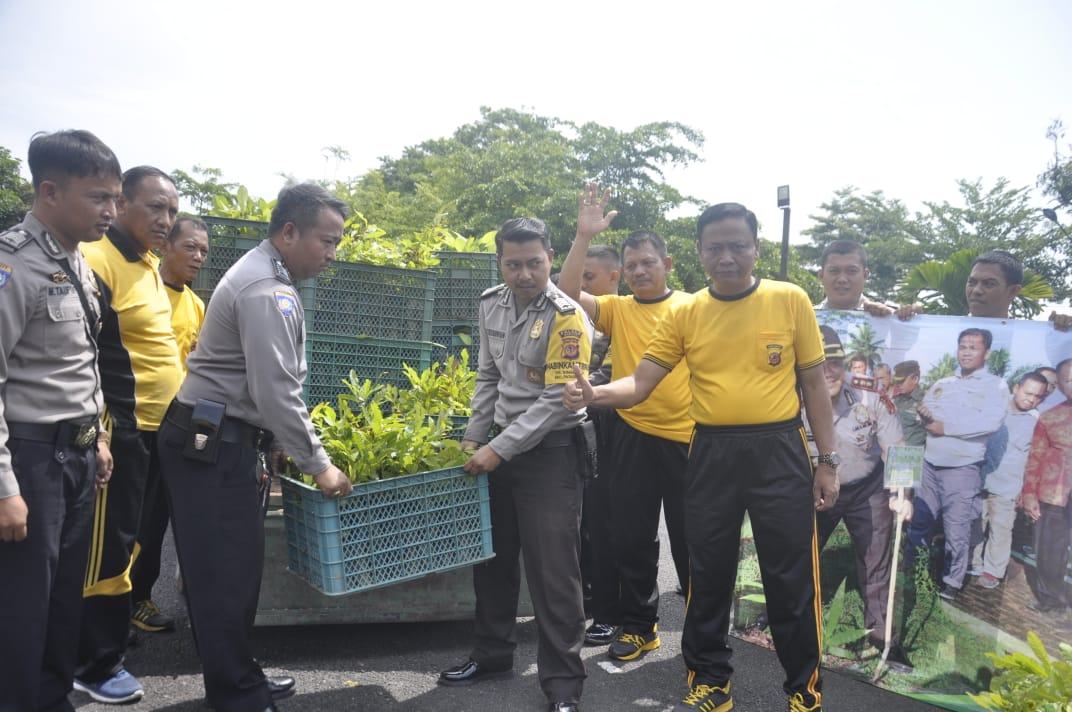 Penghijauan Polres Banjar, Wujudkan Hijaukan Bumi Selamatkan Dunia