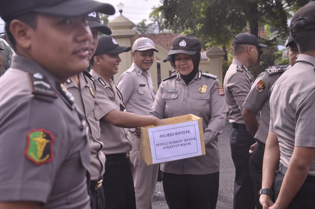 Polres Banjar, Peduli Korban Banjir dan Longsor Sukajaya
