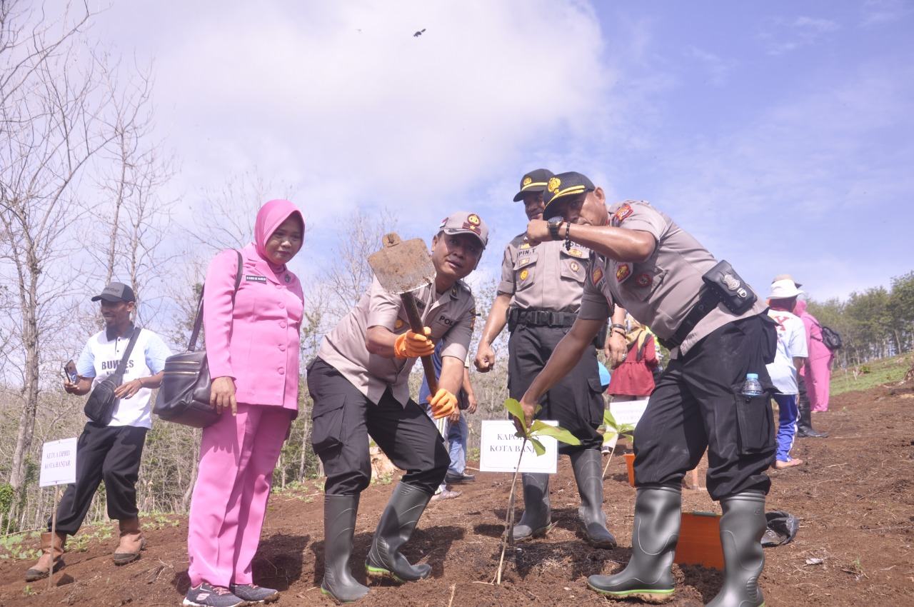 Polres Banjar, Adakan Kegiatan Polri Peduli Penghijauan