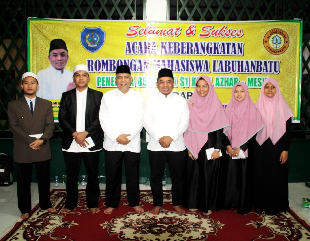 Bupati Labuhanbatu,  Berangkatkan Putra/Putri Labuhanbatu ke Al Azhar Mesir