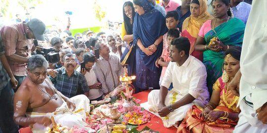 Pasangan Hindu di India Satukan Ikatan Sehidup Semati di Masjid 