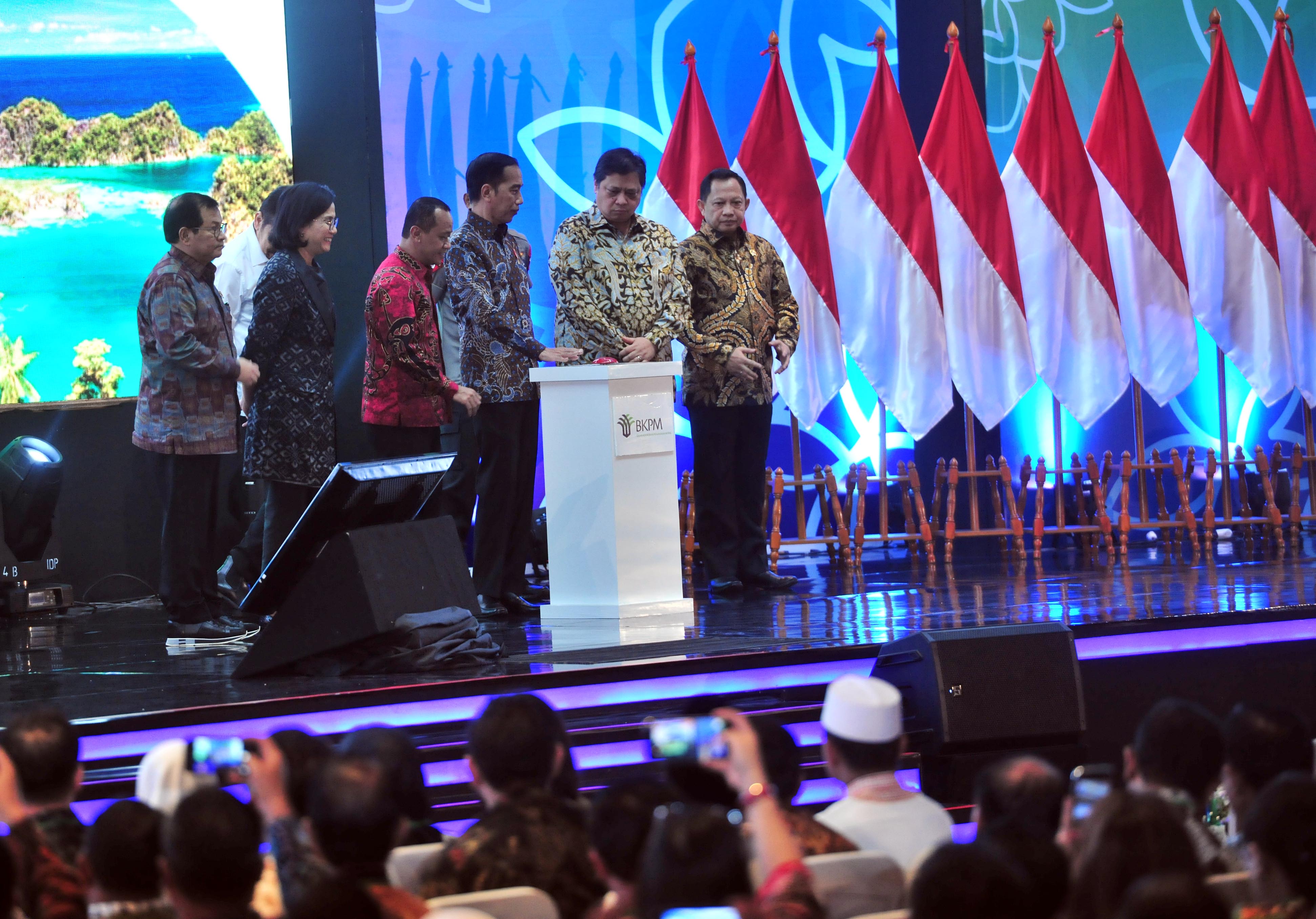 Selesaikan Masalah di Dalam, Jokowi: Investasi Rp708 Triliun tak Terhenti di Depan Pintu