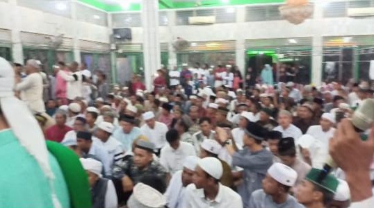 Tabligh Akbar Medang Deras, Tengku Zulkarnain Syahadatkan Pria Tionghoa