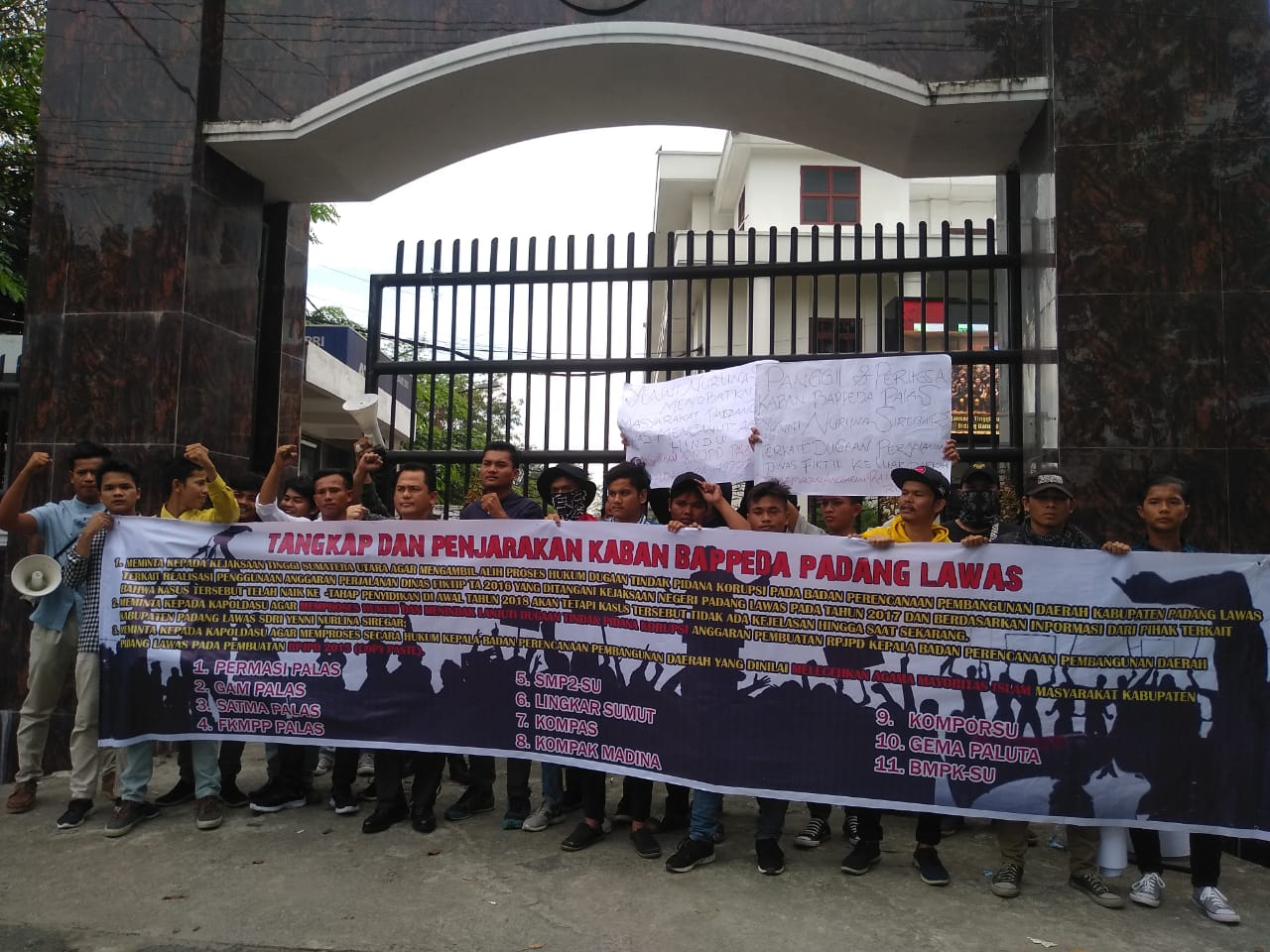 Demo di Kejati dan Polda, Dugaan Korupsi Perjalanan Dinas Bappeda Palas