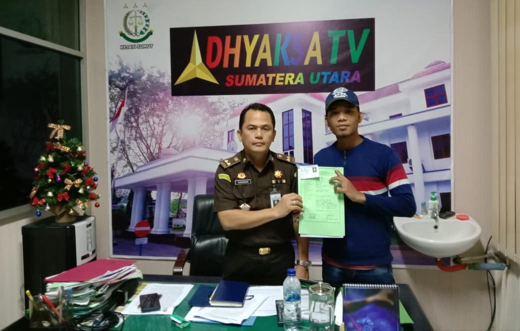 Aksi di Kejati Sumut, Famak Tutup Mata Sebelah