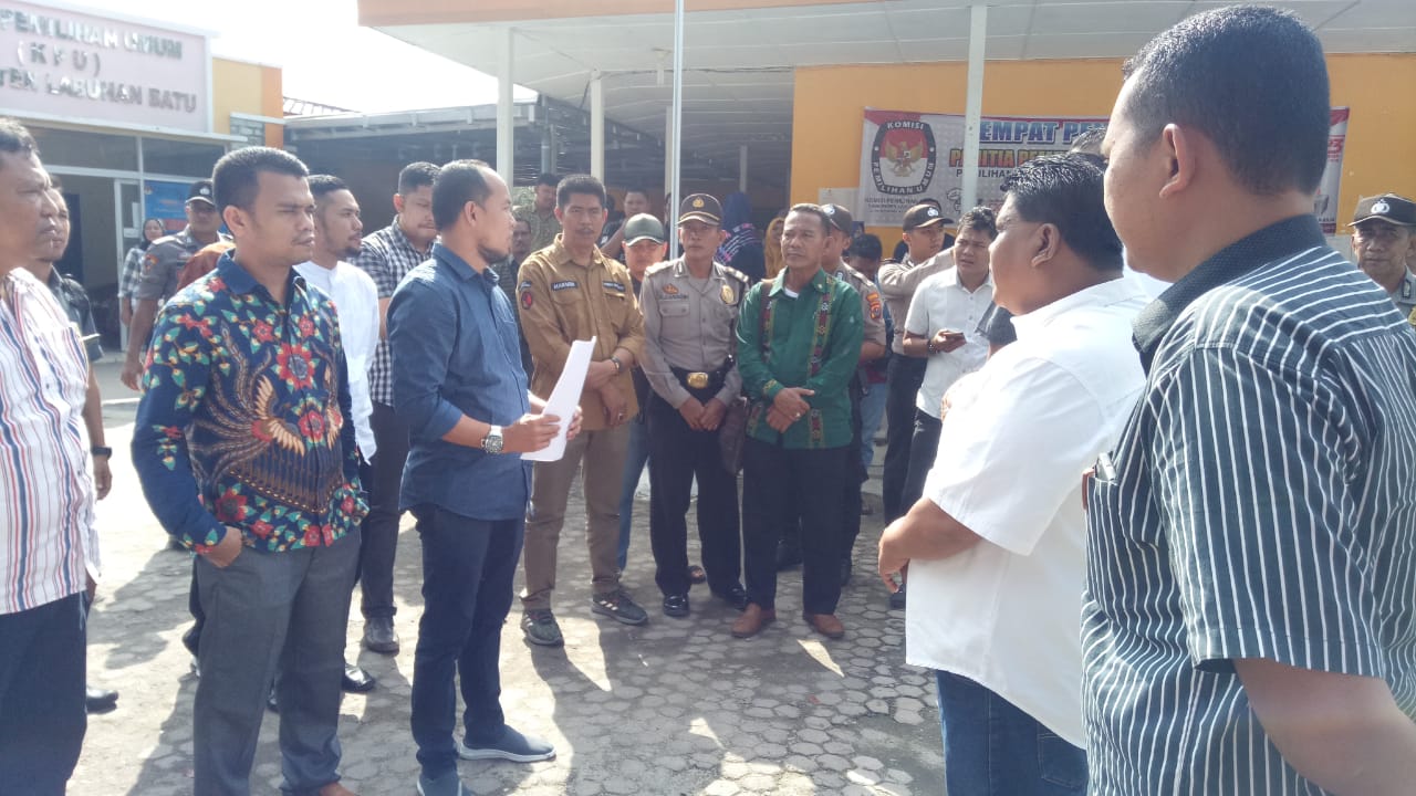 Pilkada Serentak 2020, Akhyar-Saiful Serahkan 27 Ribu Dukungan ke KPUD Labuhanbatu