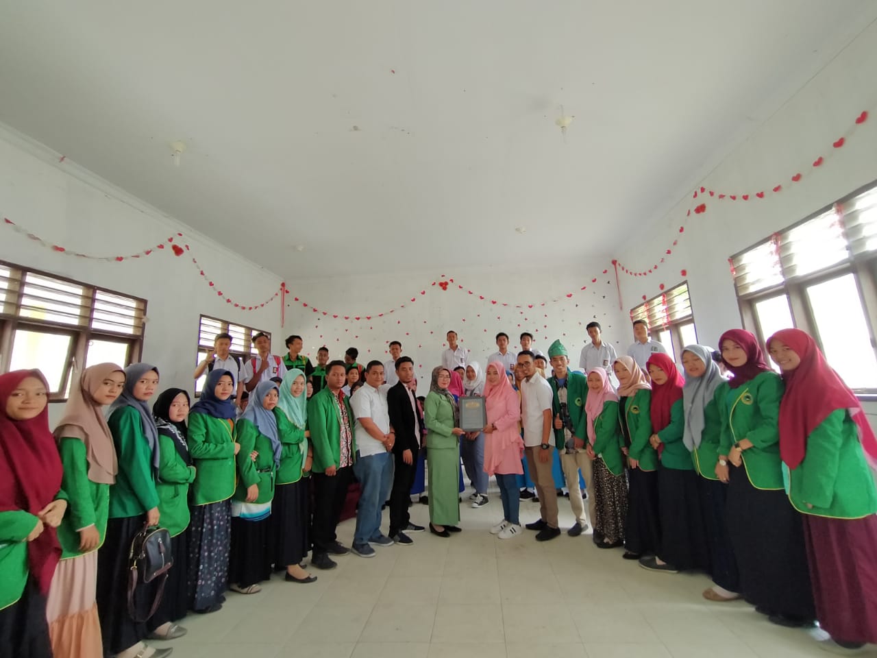 Mahasiswa KKN STAI JM, Adakan Publik Speaking Training di SMK S PAB 14 Gohor Lama