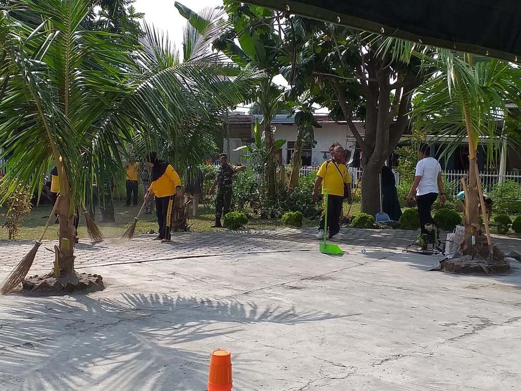 Pasca Bentrok Sekitar Masjid, Ustaz Martono Ikut Andil Gotong Royong