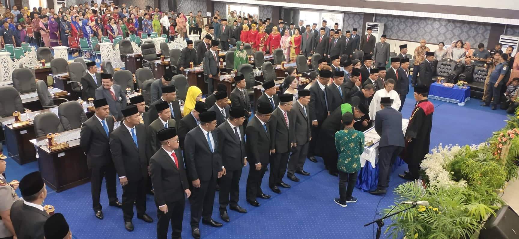 Anggota DPRD Tapteng Periode 2020-2025 Resmi Dilantik, Khairul Kiyedi Pasaribu Ketua Sementara
