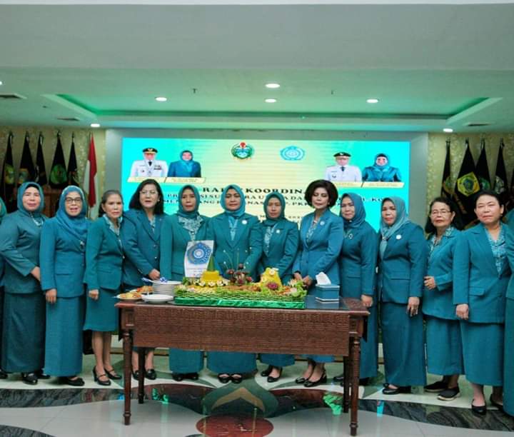 PKK Pembangkit Perekonomian Keluarga dan Masyarakat