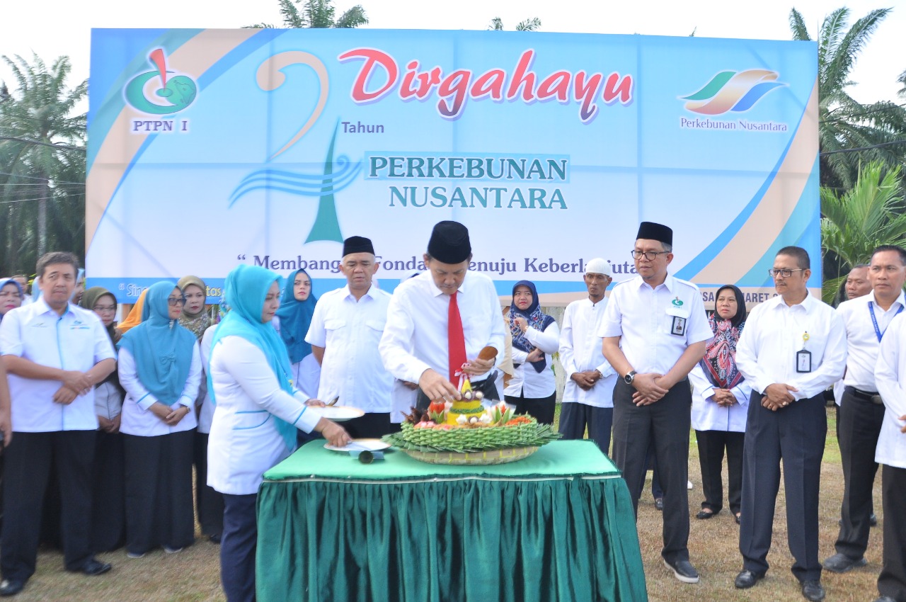 HUT Perkebunan Nusantara Group, Lakukan Upacara dan Potong Nasi Tumpeng