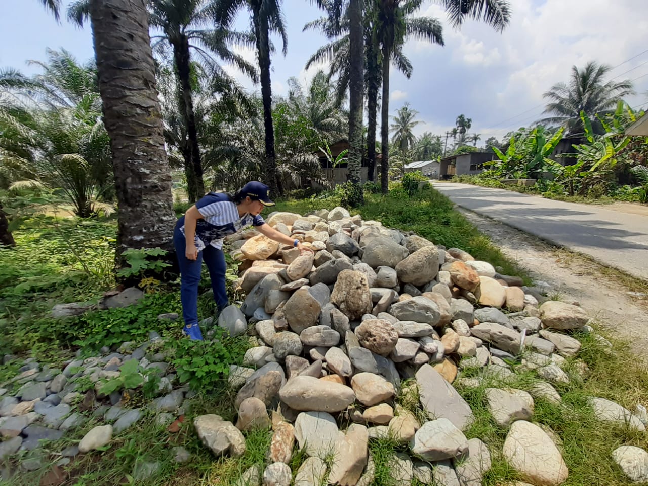 Petugas dan pekerja tambang