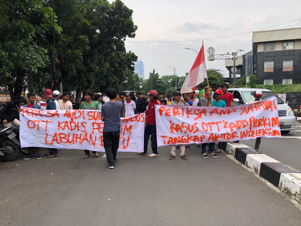 Mahasiswa Aksi di Gedung KPK, Minta Andi Suhaimi Diperiksa