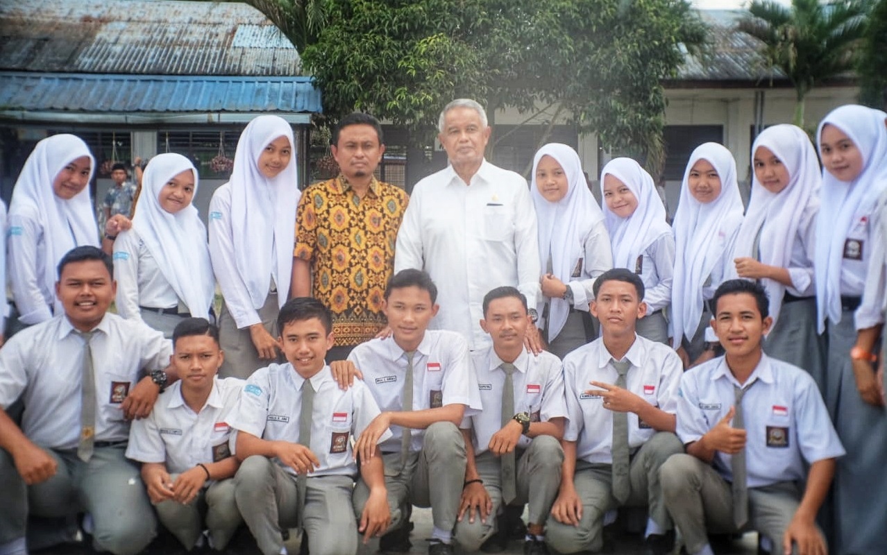 Reses Anggota DPR RI, Berkunjung ke SMA Negeri 1 Padang Tualang