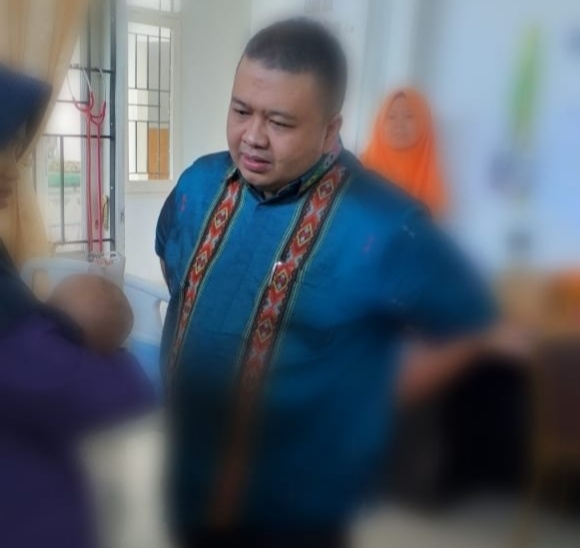 Anggota DPRD Tapanuli Selatan, Jenguk Bayi yang Diduga Korban Kekerasan