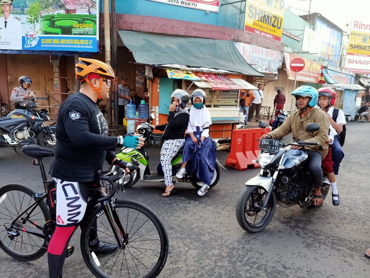 Kapolres Banjar, Temukan Orang Tua Masih Antarkan Anaknya ke Sekolah