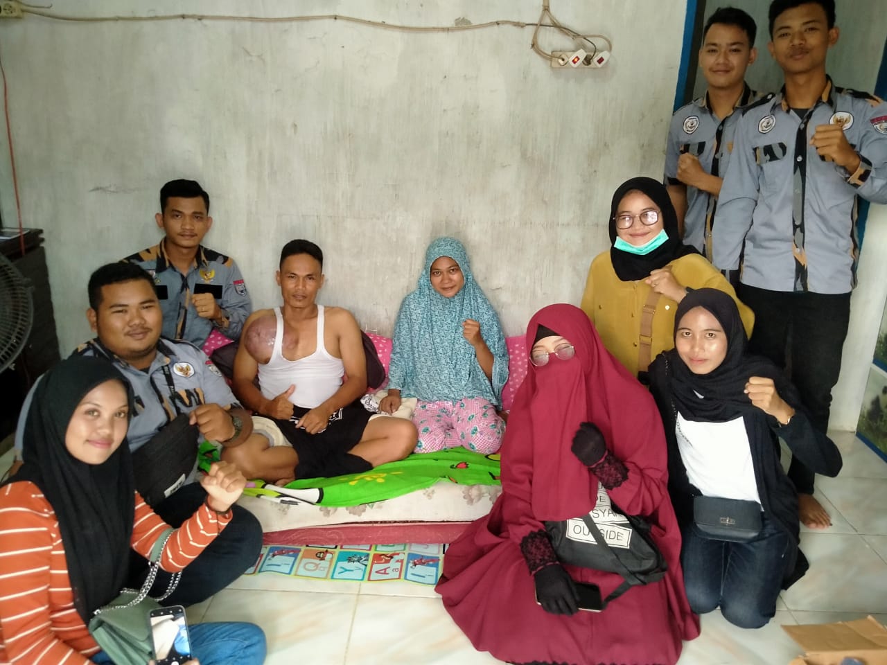 Penderita Kanker Payudara, GM Pekat-IB Komisariat UNA Salurkan Bantuan
