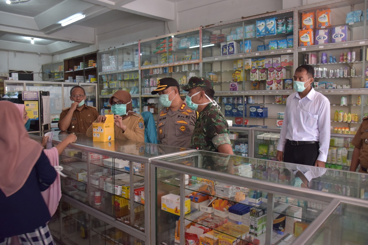 Virus Corona, Kapolres Banjar Cek Harga dan Stok Masker di Apotek dan Swalayan