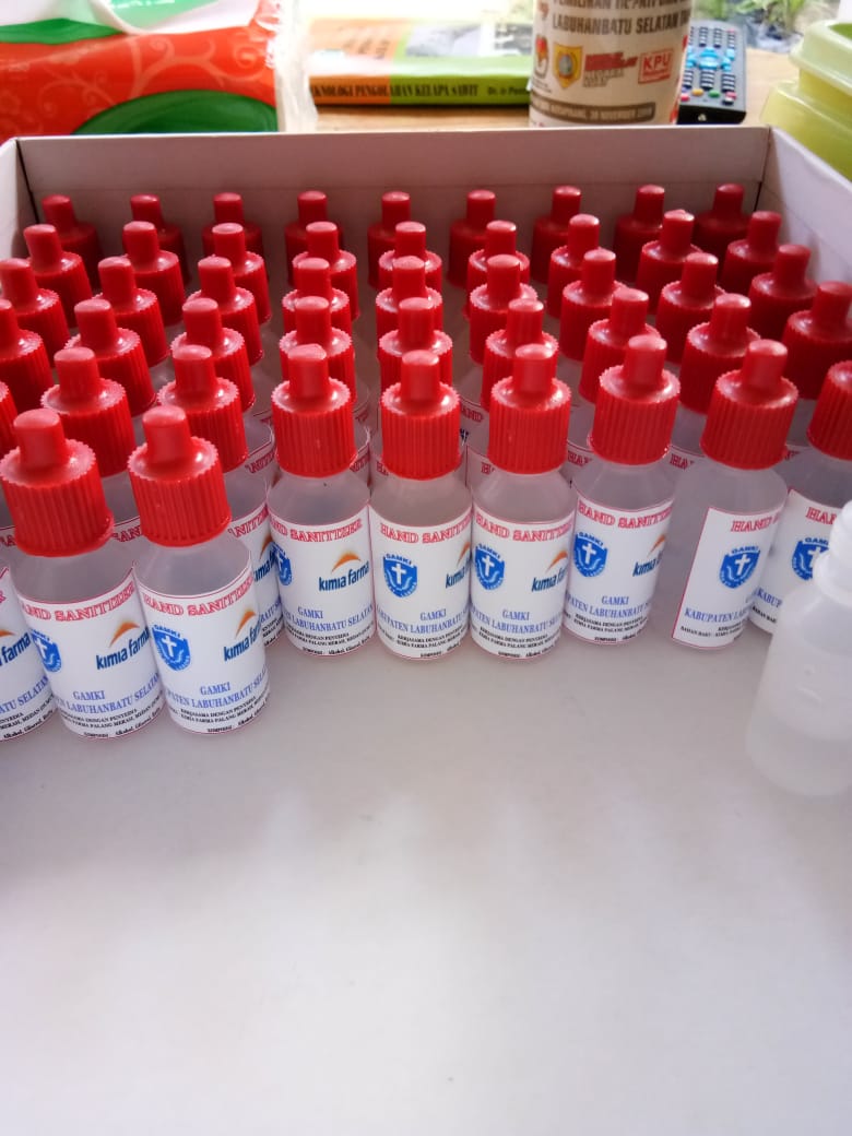 Gamki Labusel, Tangkal Corona dengan Membagikan Hand Sanitizer Gratis ke Masyarakat