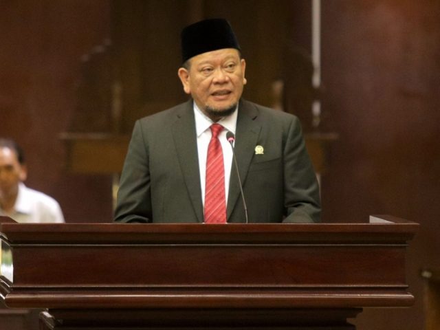 Ketua DPD Minta OJK Buka Hotline Pengaduan