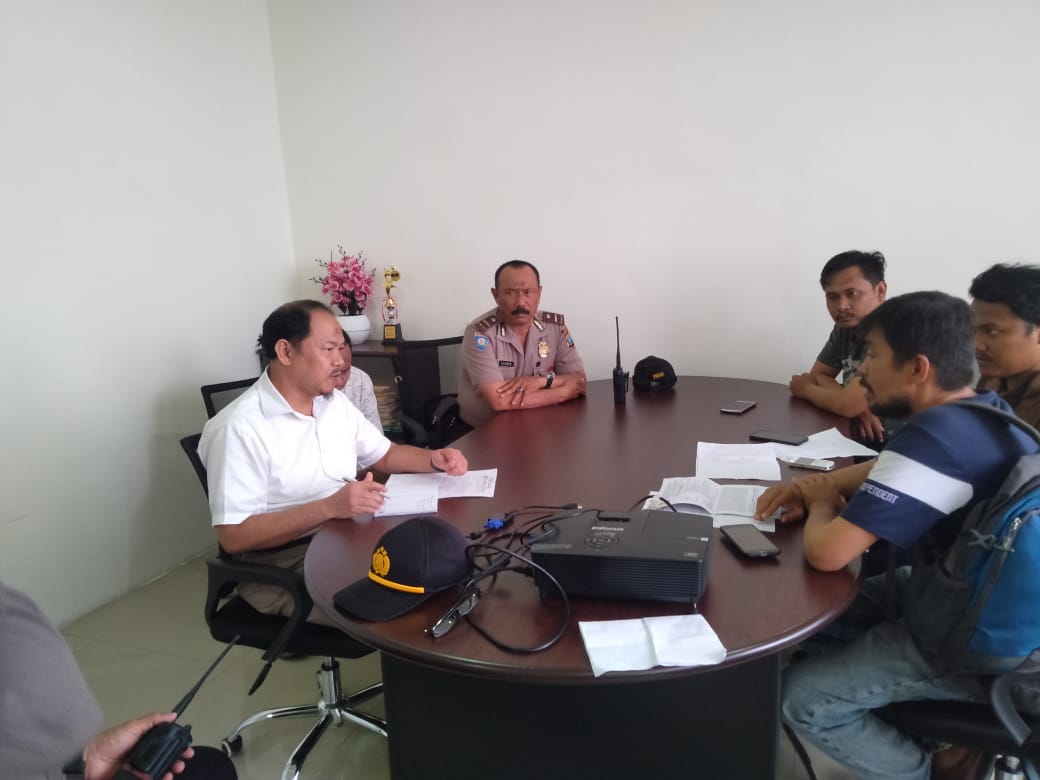 Tidak Mau Tanda Tangani SPPBJ Proyek Aek Sibundong, Mahasiswa tuding PPK Yuda Arogan