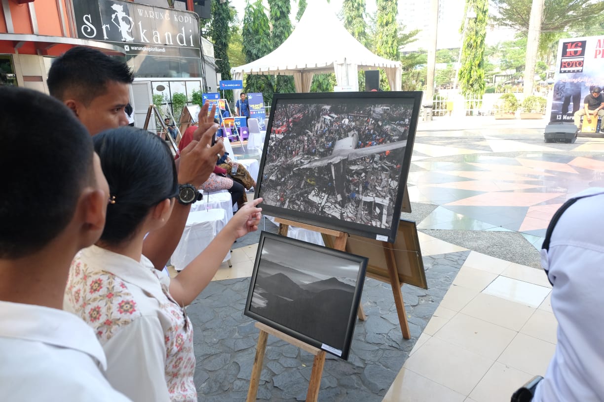HUT Ke-16 PFI Medan, Foto Berkelas Dunia Mejeng di Merdeka Walk